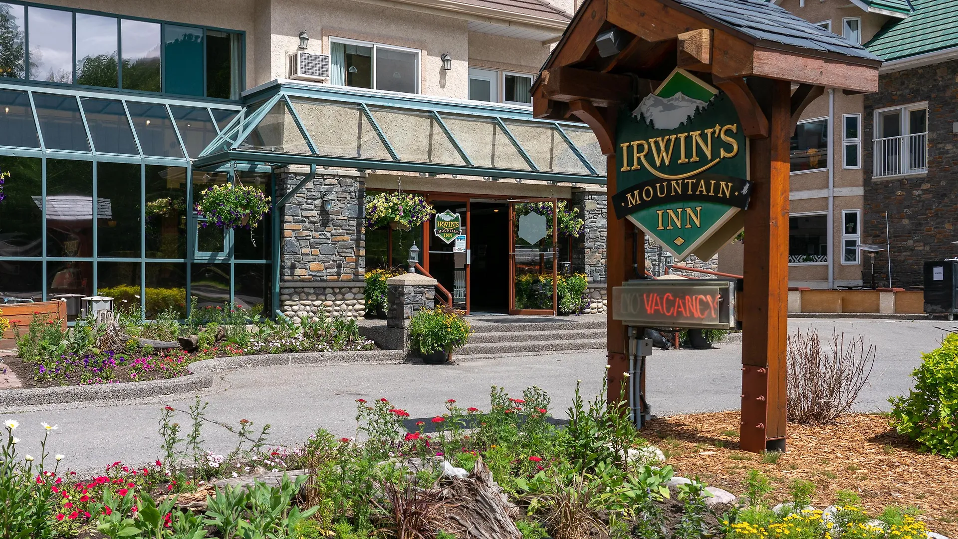 Irwin'S Mountain Inn Banff 3*,