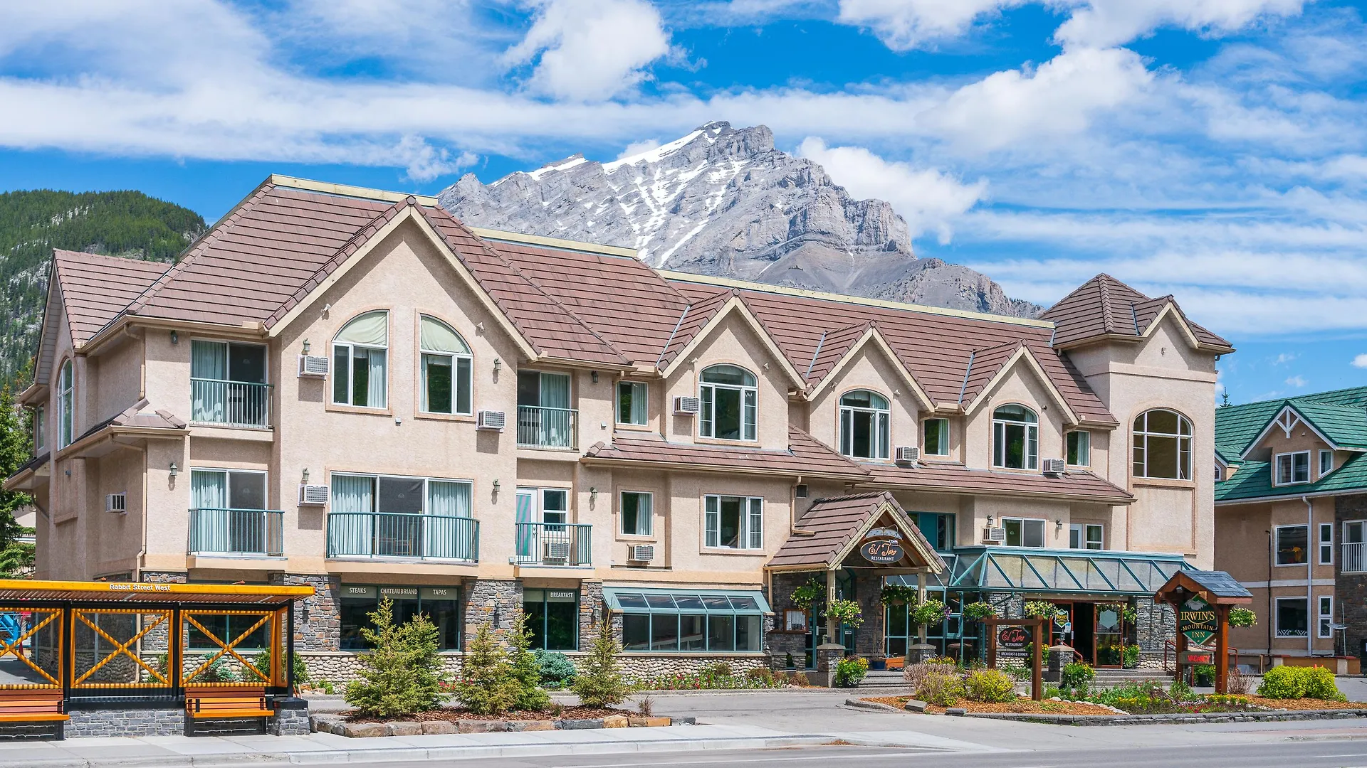 *** Hotel Irwin'S Mountain Inn Banff Canada